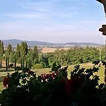 Podere Fornaci Фермерский дом *