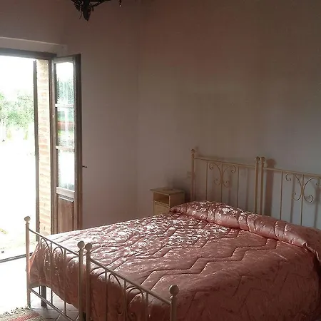 Podere Fornaci مزرعة للإقامة *